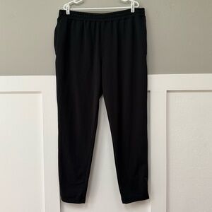Rhone Micro Terry Trackpant in Black
